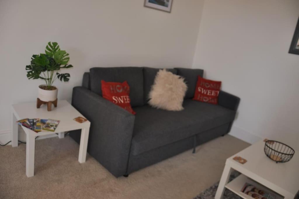 Modern Flat With Island Views In Heart Of テンビー エクステリア 写真